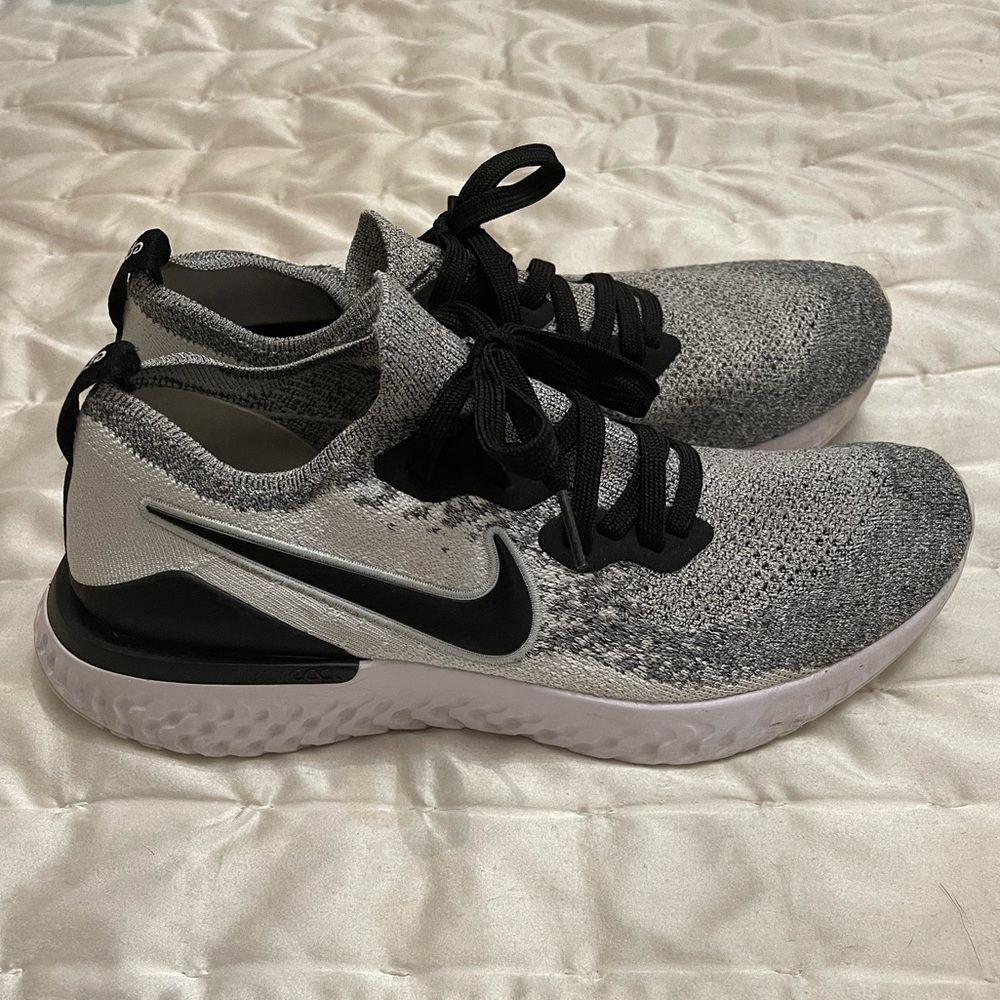 Nike Women’s Epic React Flyknit 2 Shoe